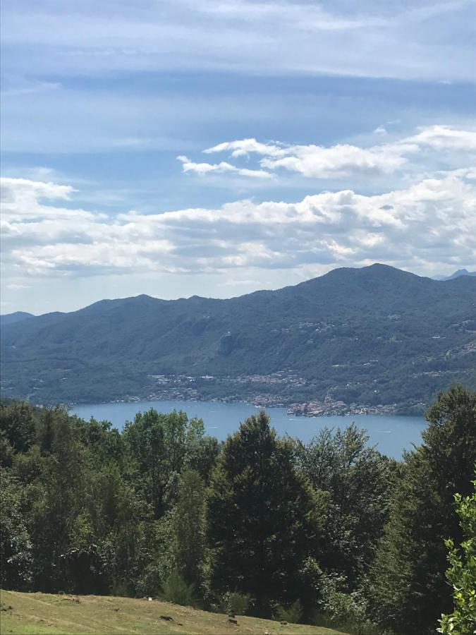 Villa Family Gb - Dimora Fiorita Armeno Esterno foto