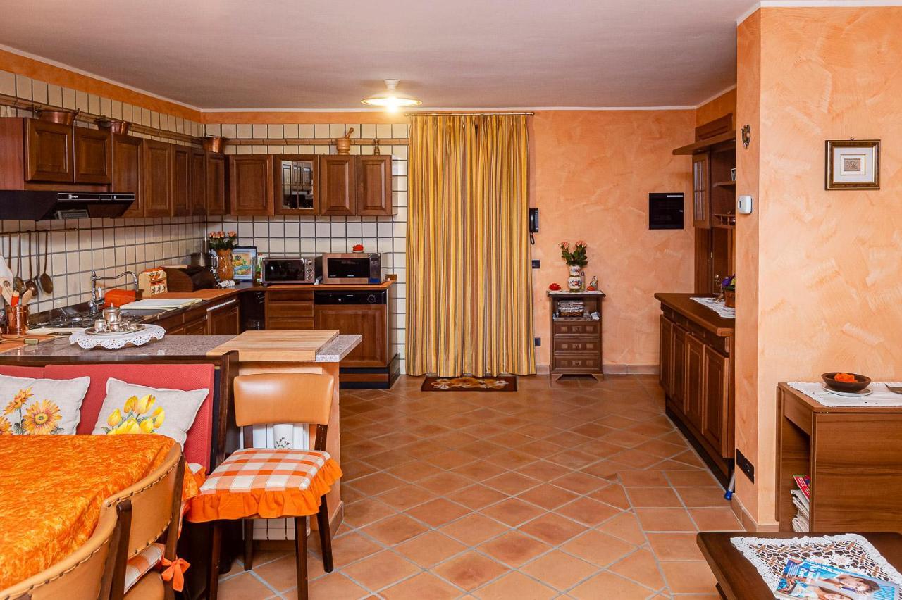 Villa Family Gb - Dimora Fiorita Armeno Esterno foto