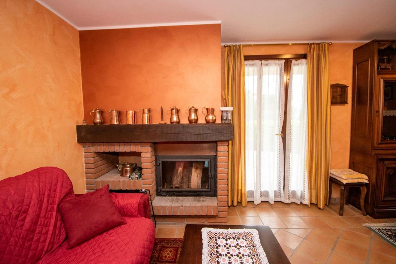 Villa Family Gb - Dimora Fiorita Armeno Esterno foto