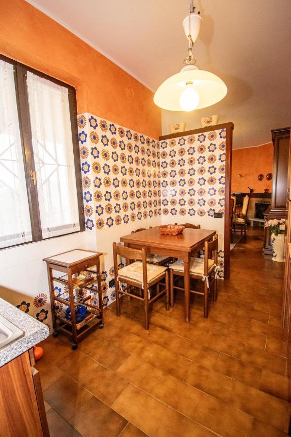 Villa Family Gb - Dimora Fiorita Armeno Esterno foto