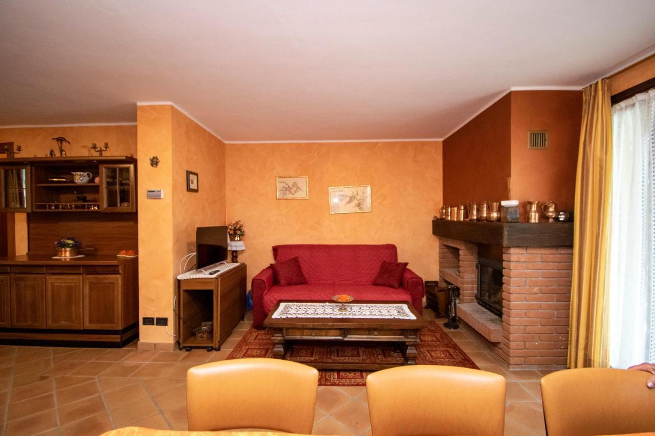 Villa Family Gb - Dimora Fiorita Armeno Esterno foto