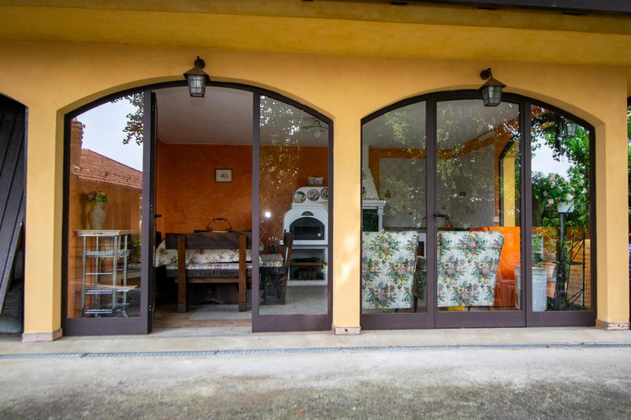Villa Family Gb - Dimora Fiorita Armeno Esterno foto